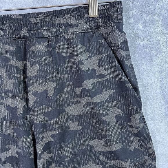 Lululemon Camo Shorts Men's Small Black/Grey Athletic Workout Gym Pockets - Picture 3 of 12